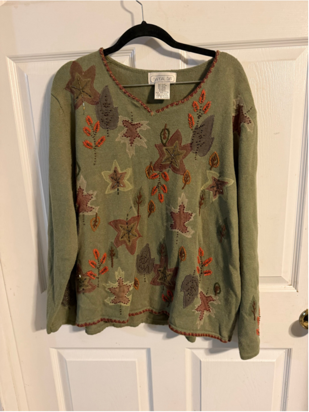 Women's Mandal Bay Embroidered Leaf Crew Neck Sweater Green XXL